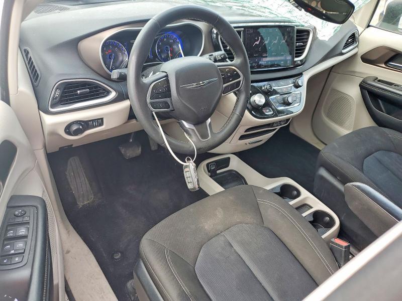 2022 CHRYSLER VOYAGER LX — Фото 8 из 13