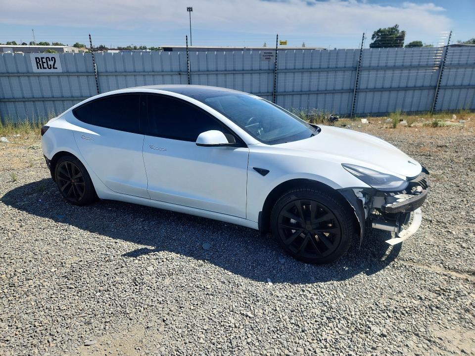 2022 TESLA MODEL 3 — Фото 4 из 13