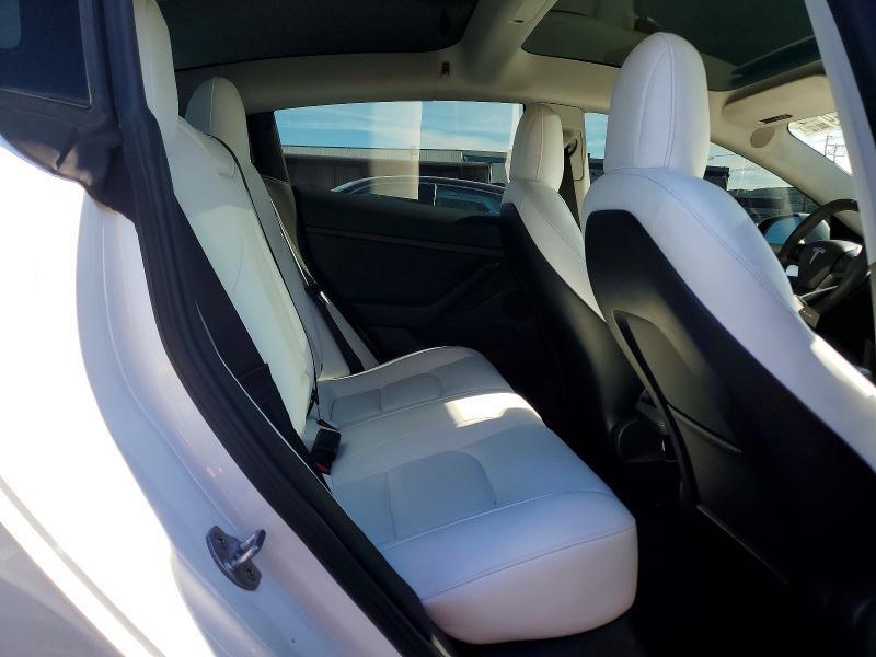 2022 TESLA MODEL 3 — Фото 10 из 12