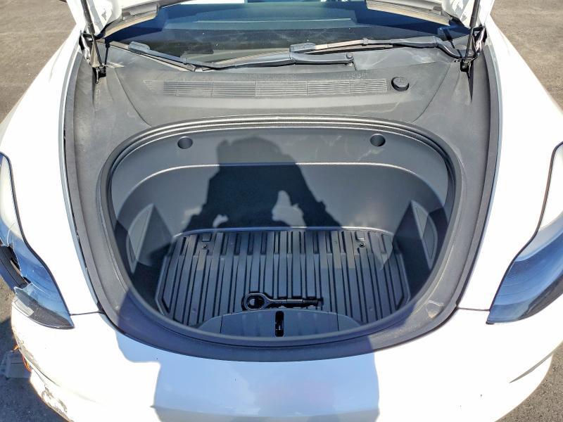 2022 TESLA MODEL 3 — Фото 11 из 12