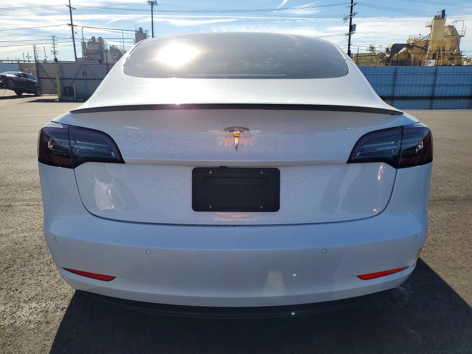 2022 TESLA MODEL 3 — Фото 6 из 12