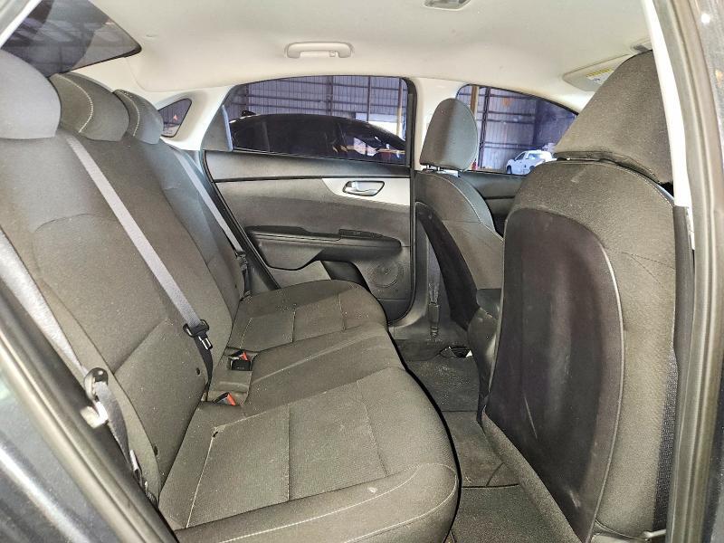 2021 KIA FORTE FE — Фото 10 из 12