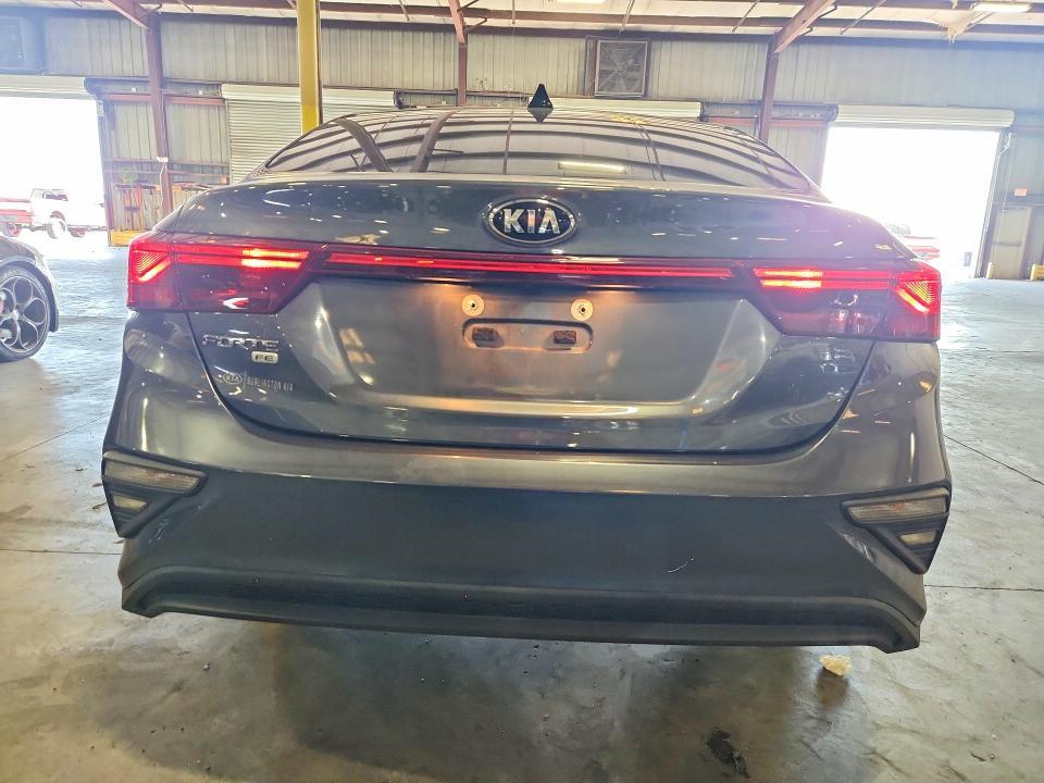 2021 KIA FORTE FE — Фото 6 из 12