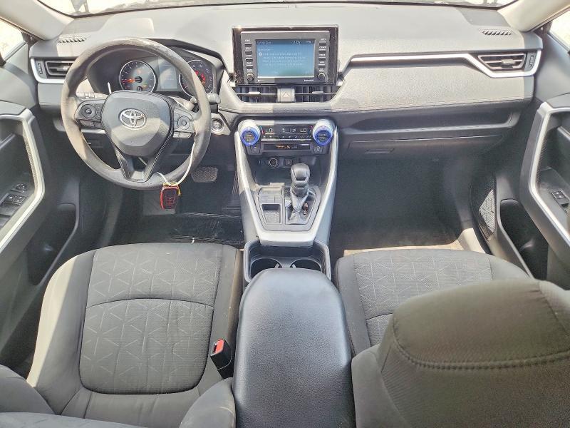 2021 TOYOTA RAV4 XLE — Фото 8 из 14