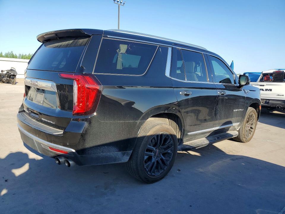 2021 GMC YUKON DENALI — Фото 3 из 13