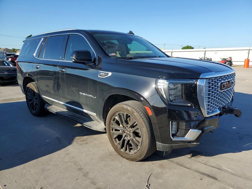 2021 GMC YUKON DENALI — Фото 4 из 13