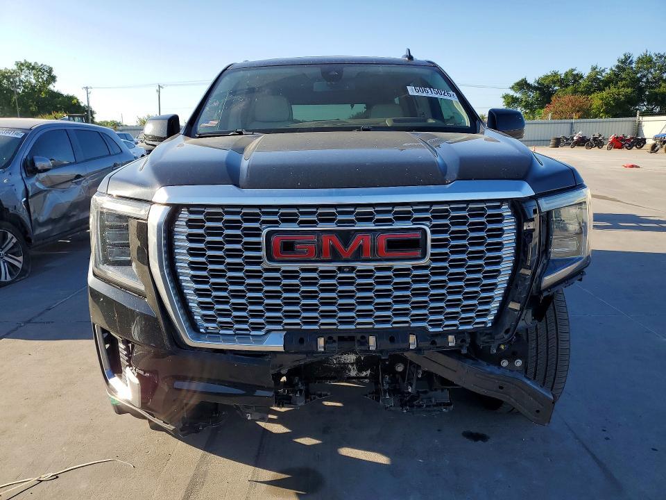 2021 GMC YUKON DENALI — Фото 5 из 13