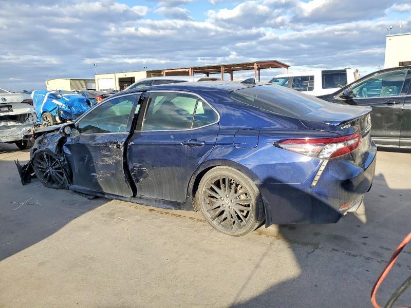 2021 TOYOTA CAMRY XSE — Фото 2 из 12