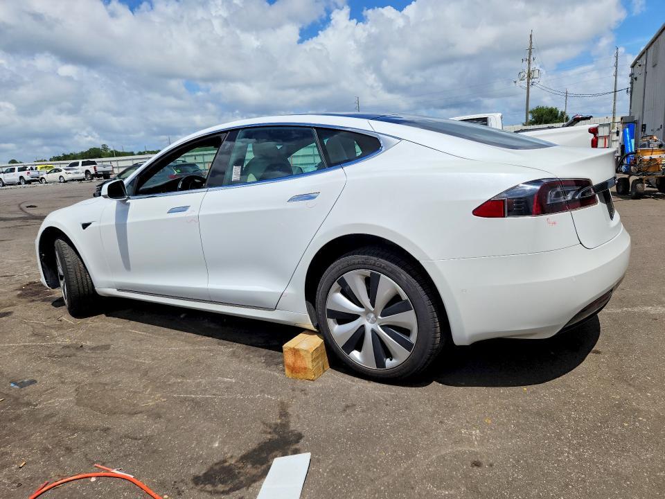 2020 TESLA MODEL S — Фото 2 из 12