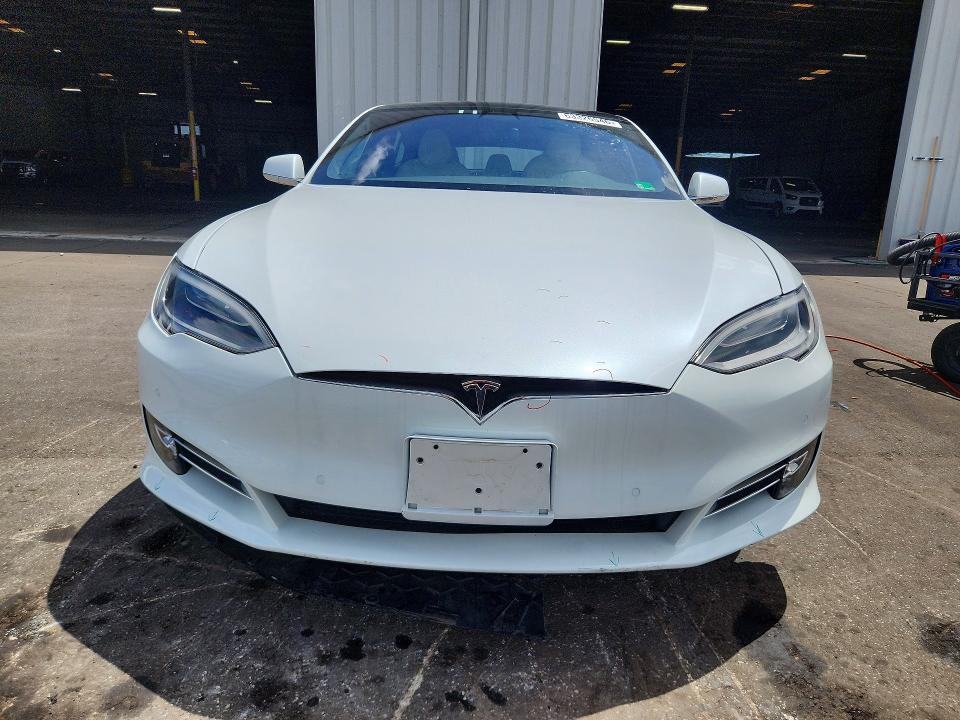 2020 TESLA MODEL S — Фото 5 из 12