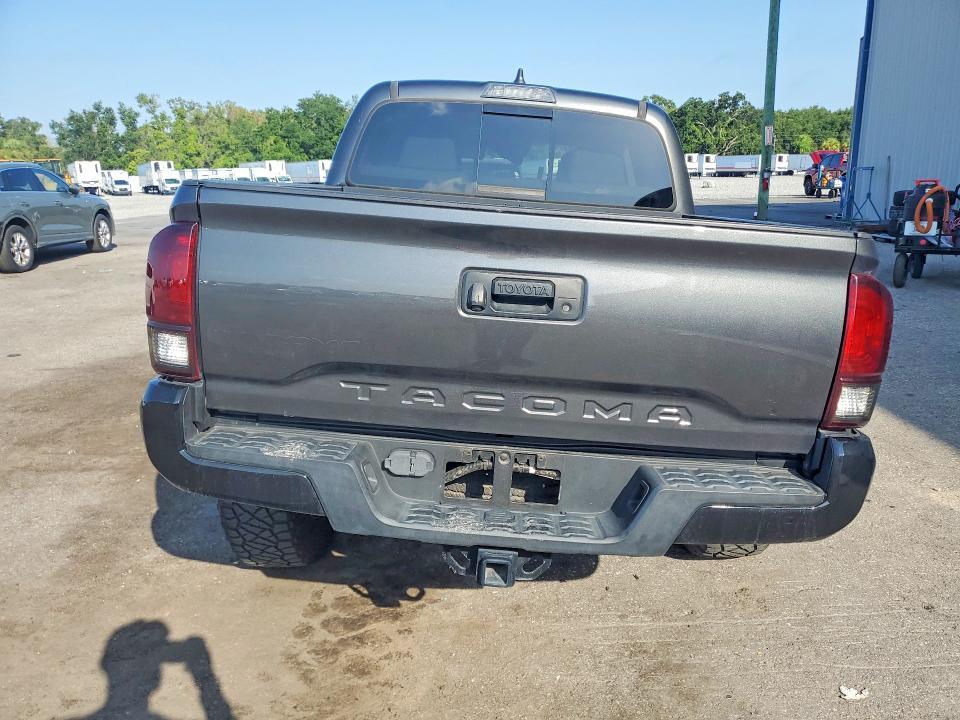 2020 TOYOTA TACOMA SR5 V6 — Фото 6 из 13