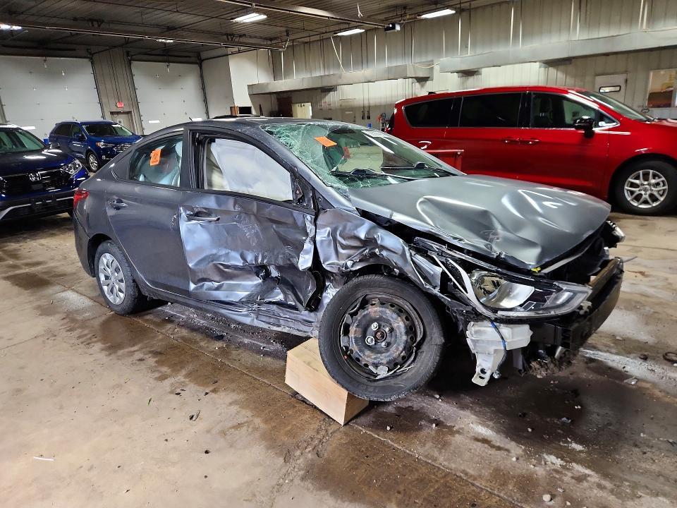 2019 HYUNDAI ACCENT SE — Фото 4 из 12