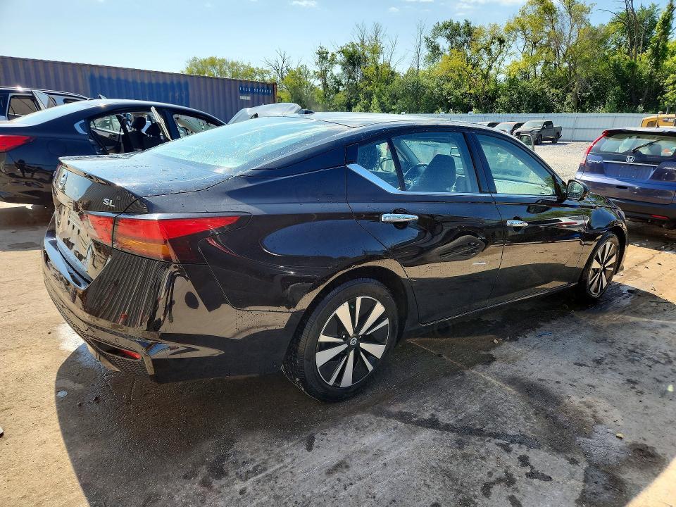 2019 NISSAN ALTIMA SL — Фото 3 из 12