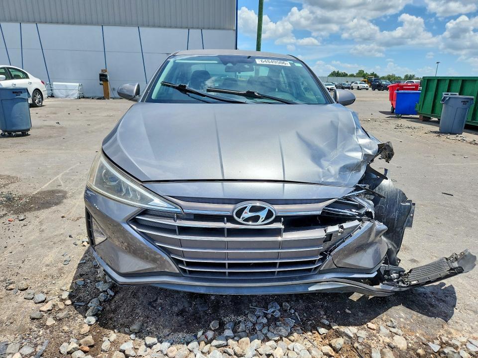 2019 HYUNDAI ELANTRA SEL — Фото 5 из 12