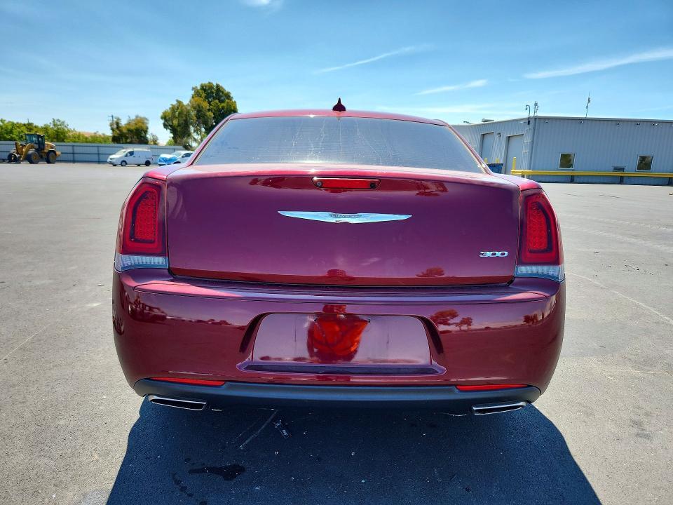 2019 CHRYSLER 300 TOURING — Фото 6 из 13