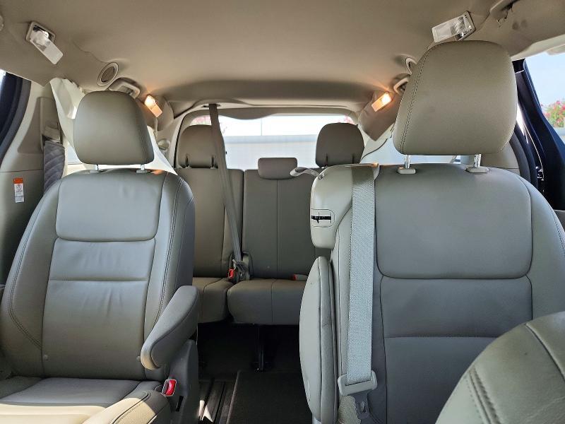 2018 TOYOTA SIENNA XLE 8-PASSENGER — Фото 10 из 13
