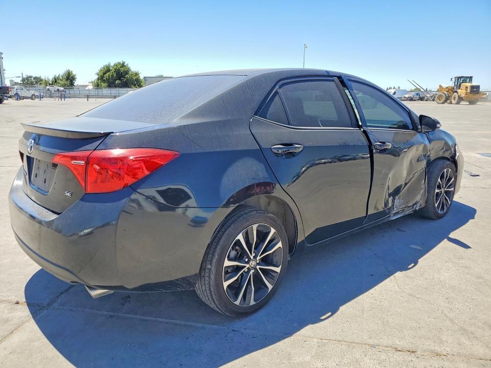 2018 TOYOTA COROLLA SE — Фото 3 из 12