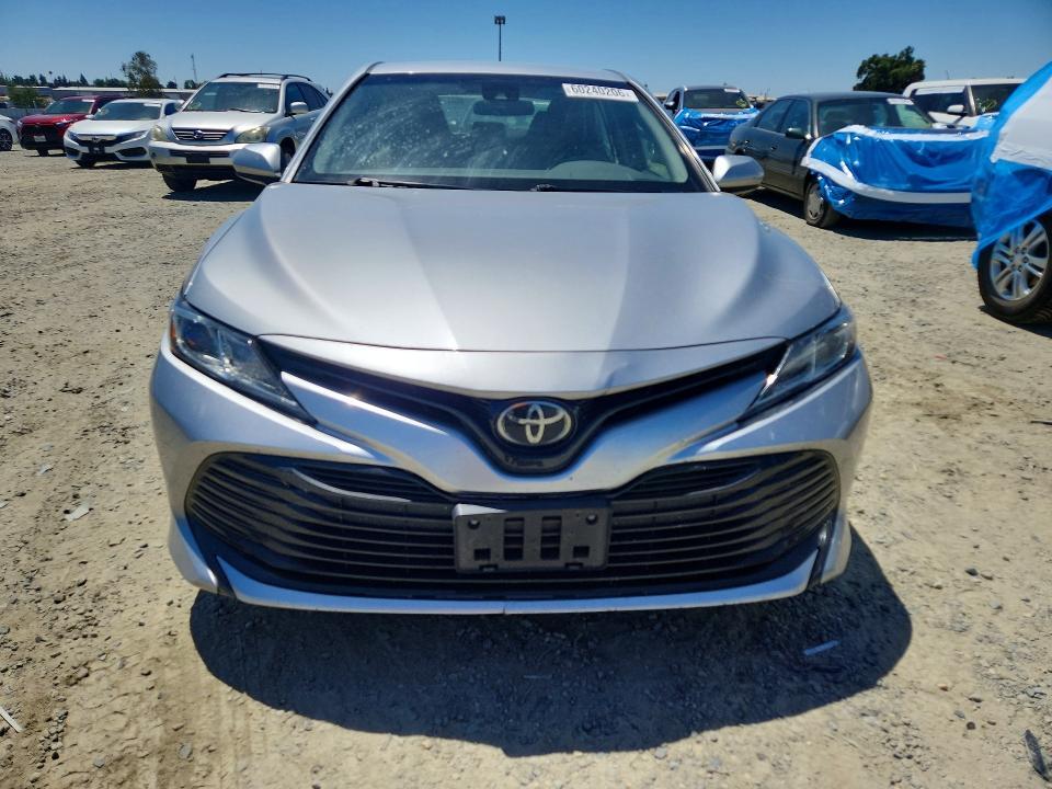 2018 TOYOTA CAMRY LE — Фото 5 из 12