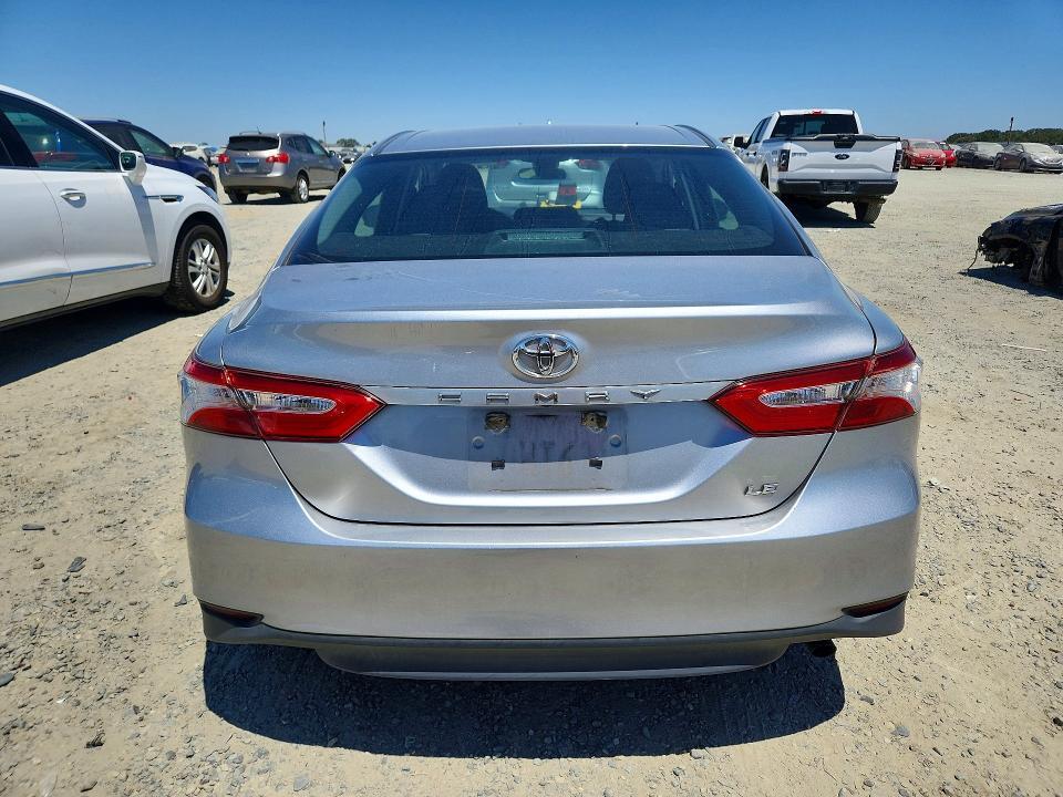 2018 TOYOTA CAMRY LE — Фото 6 из 12