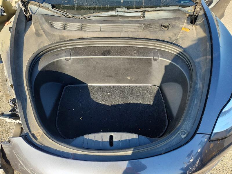 2018 TESLA MODEL 3 — Фото 11 из 12