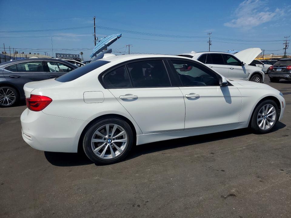 WBA8A9C50JAH14105 2018 BMW 320 photo no. 3