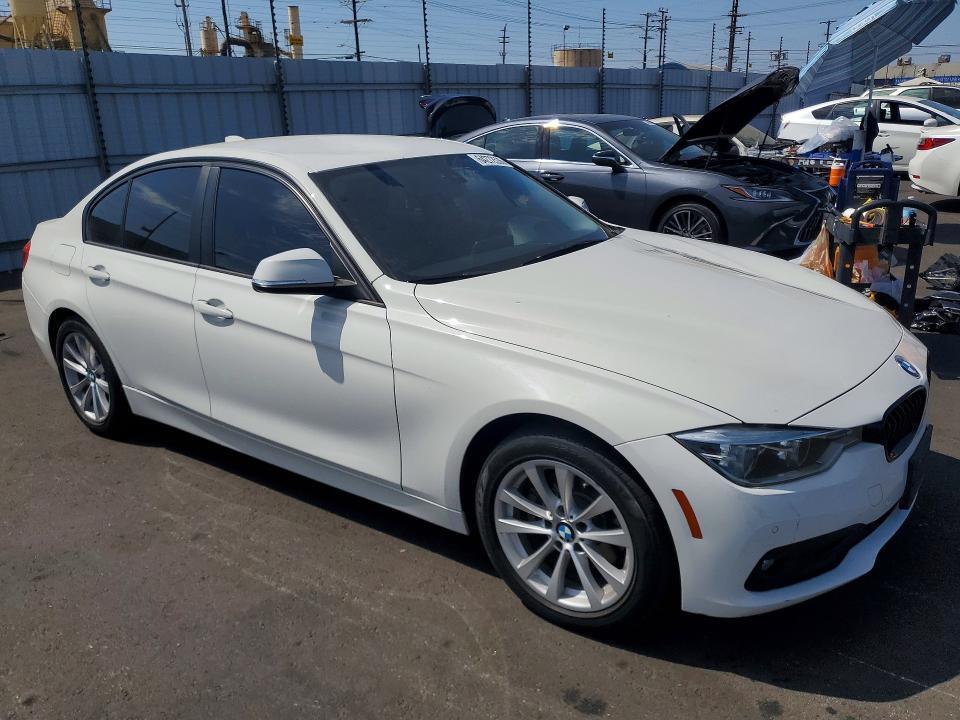 WBA8A9C50JAH14105 2018 BMW 320 photo no. 4