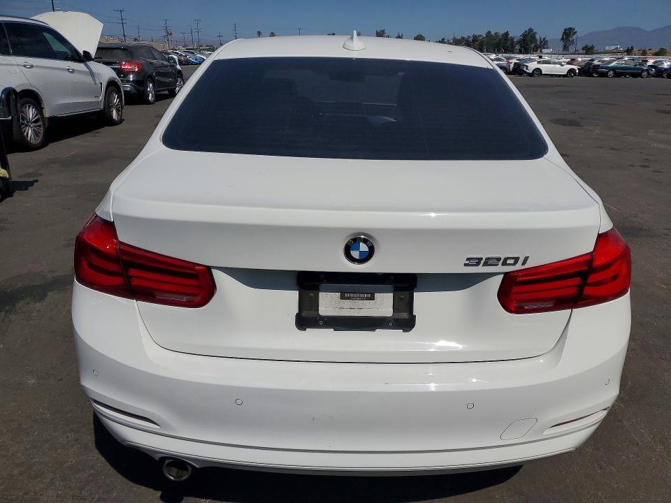 WBA8A9C50JAH14105 2018 BMW 320 photo no. 6