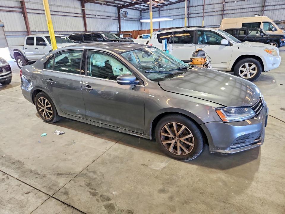 2017 VOLKSWAGEN JETTA SE — Фото 4 из 13