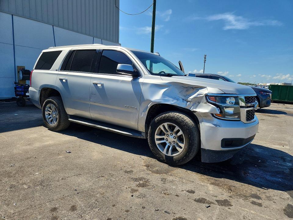 2017 CHEVROLET TAHOE C1500 LT — Фото 4 из 13