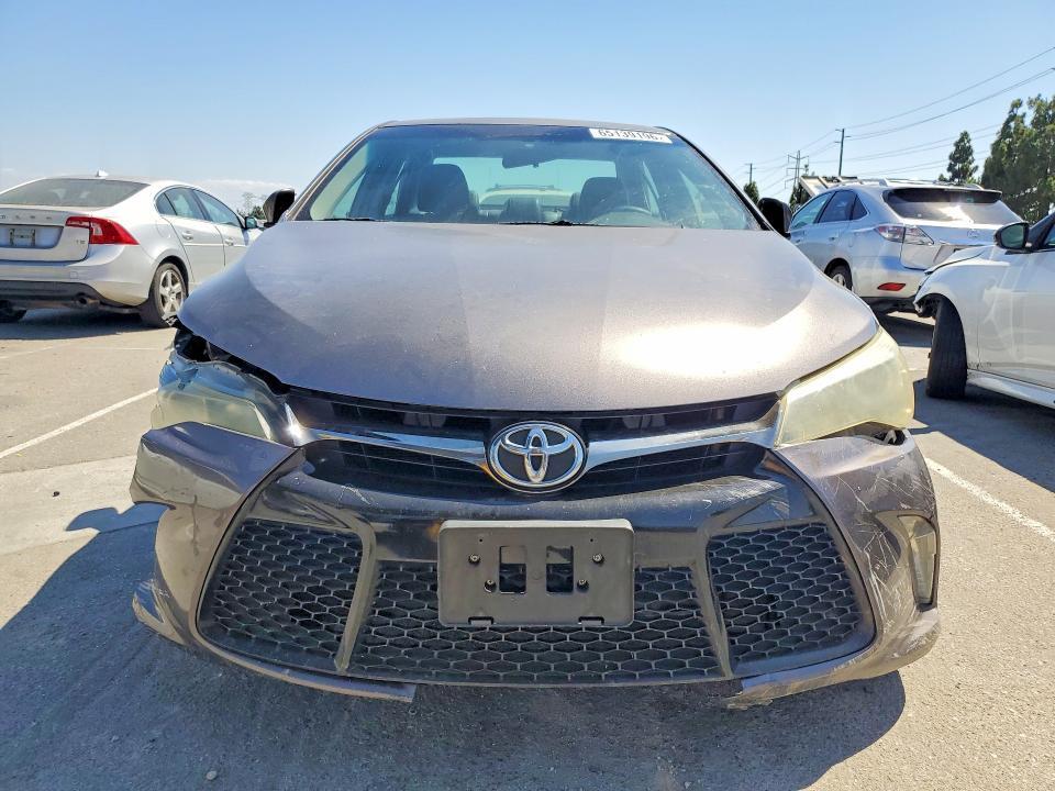 2017 TOYOTA CAMRY SE — Фото 5 из 12
