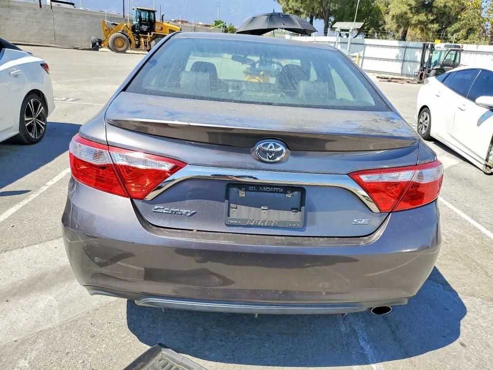 2017 TOYOTA CAMRY SE — Фото 6 из 12