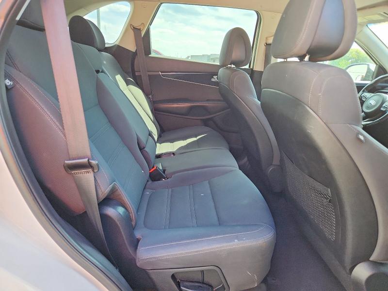 2016 KIA SORENTO LX — Фото 10 из 13