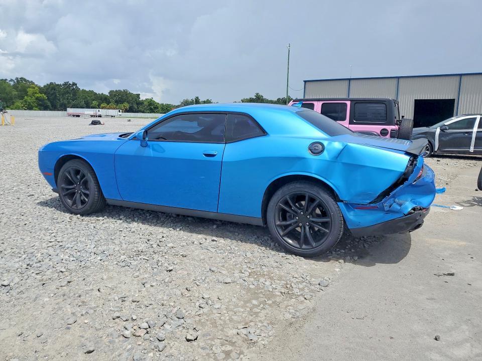 2016 DODGE CHALLENGER SXT — Фото 2 из 12