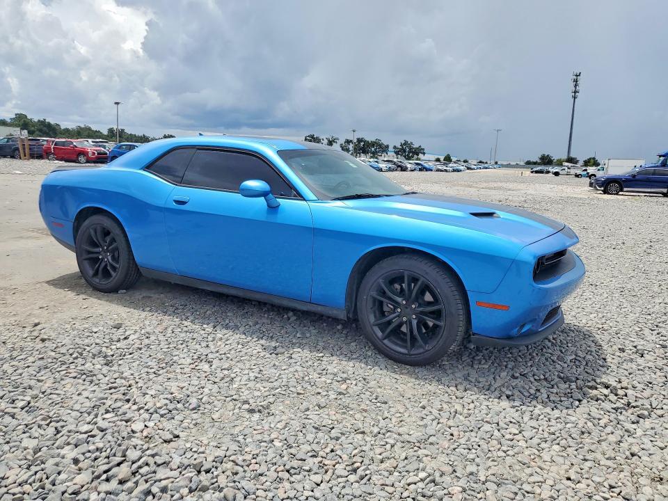 2016 DODGE CHALLENGER SXT — Фото 4 из 12