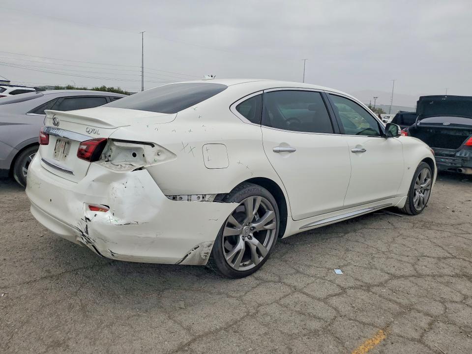 2016 INFINITI Q70L 3.7 — Фото 3 из 13