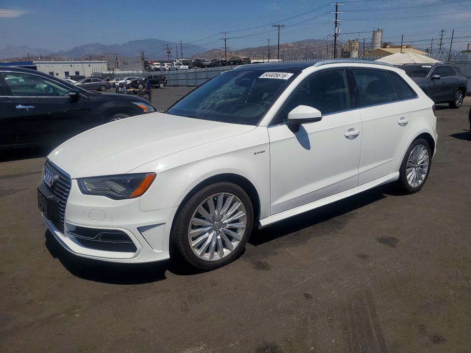 2016 AUDI A3 WAUTPBFF6GA129152