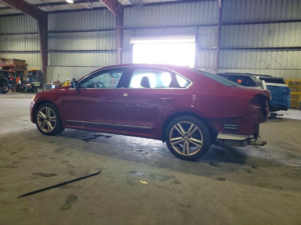 2015 VOLKSWAGEN PASSAT SE — Фото 2 из 13
