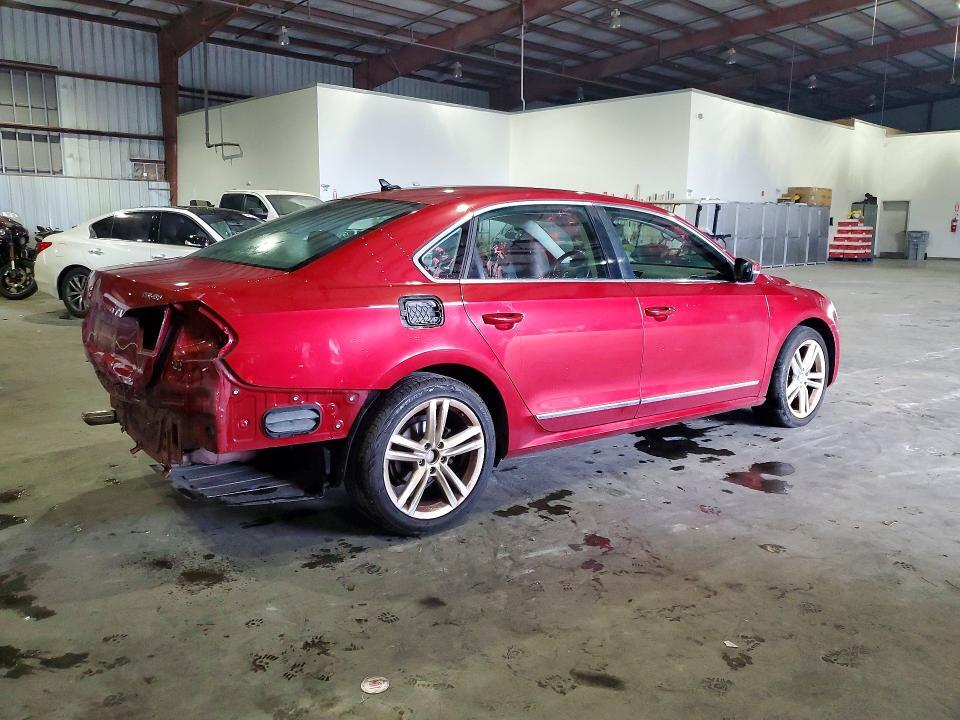 2015 VOLKSWAGEN PASSAT SE — Фото 3 из 13