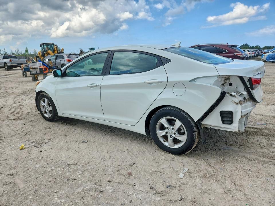 2015 HYUNDAI ELANTRA SE — Фото 2 из 13