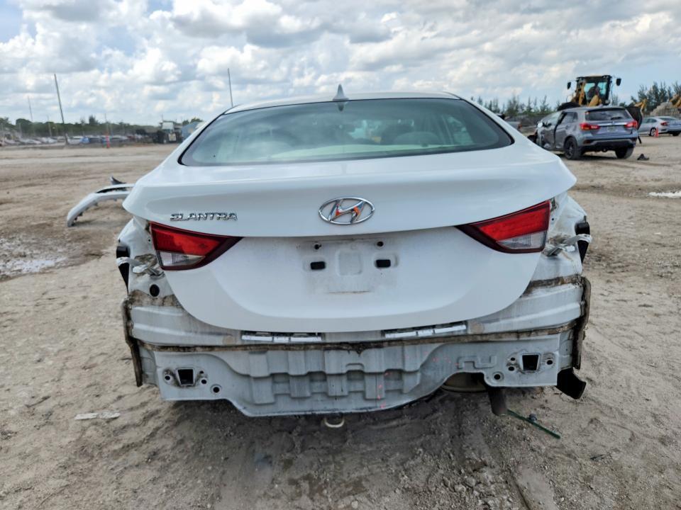 2015 HYUNDAI ELANTRA SE — Фото 6 из 13