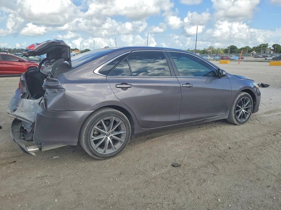 2015 TOYOTA CAMRY XSE — Фото 3 из 12