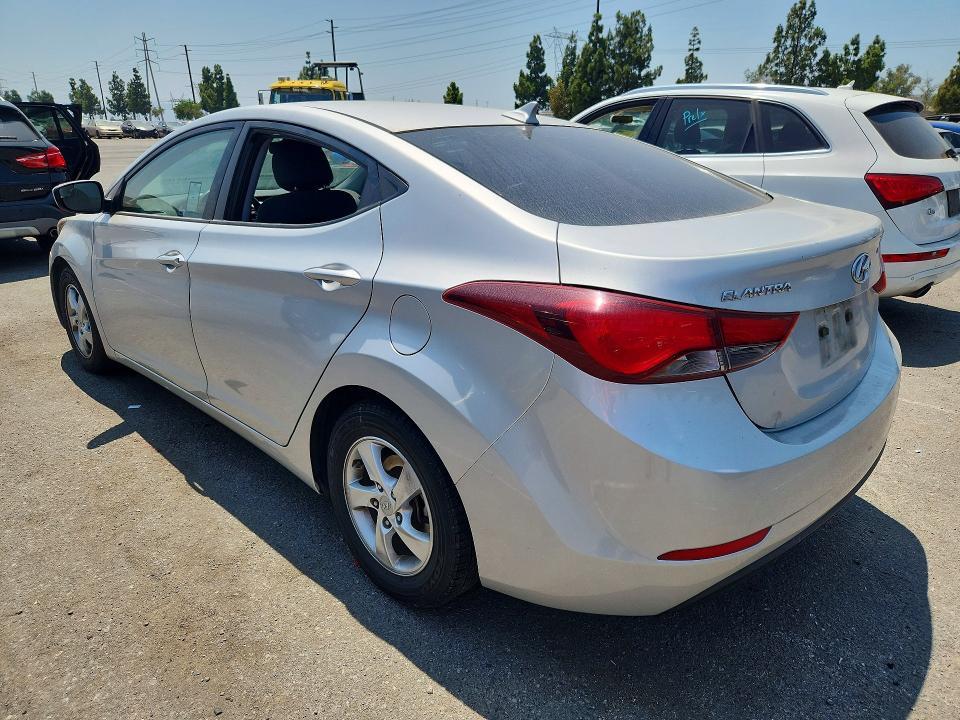 2015 HYUNDAI ELANTRA SE — Фото 2 из 12