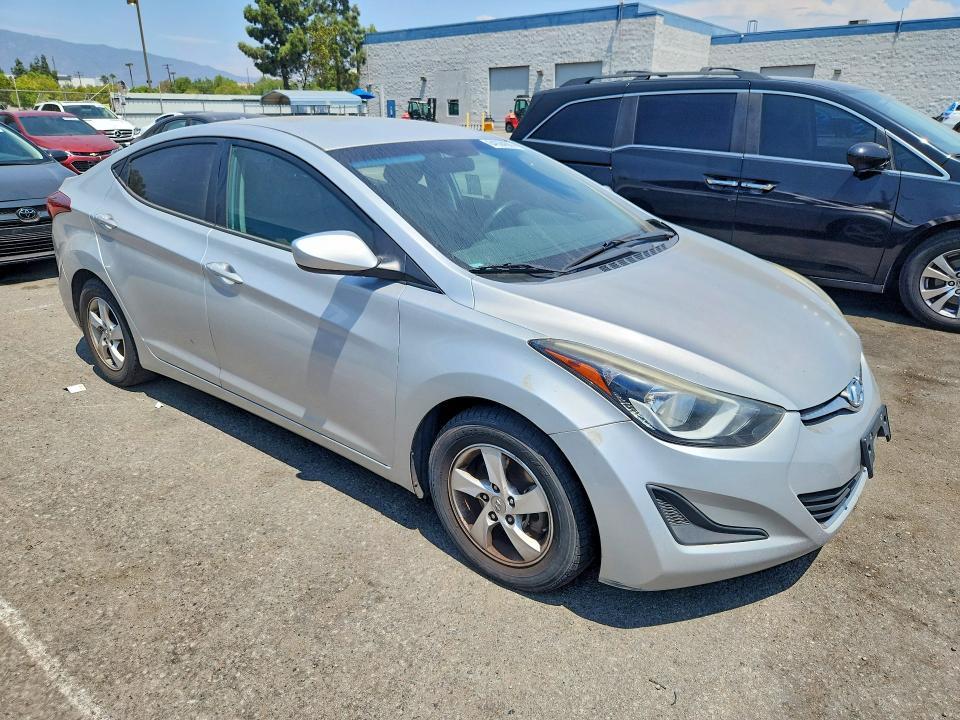 2015 HYUNDAI ELANTRA SE — Фото 4 из 12