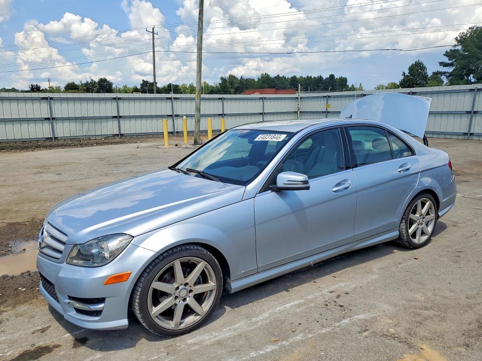 2013 MERCEDES-BENZ C WDDGF4HB7DA829566