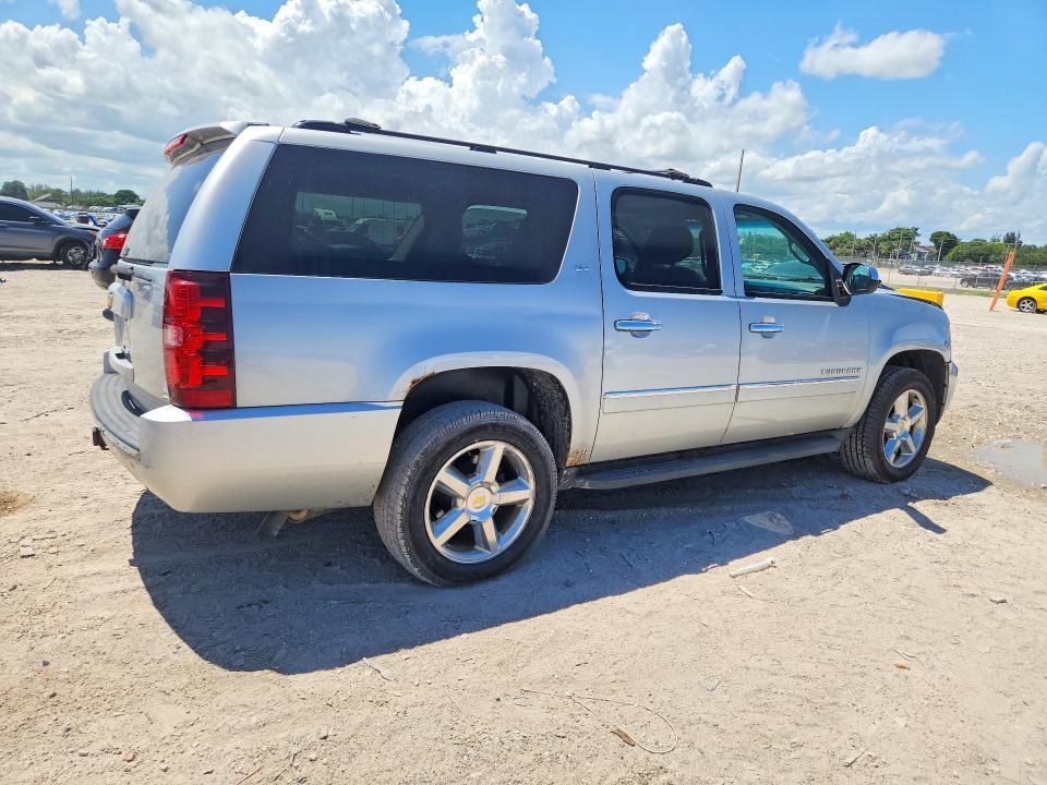 2013 CHEVROLET SUBURBAN K1500 LTZ — Фото 3 из 14