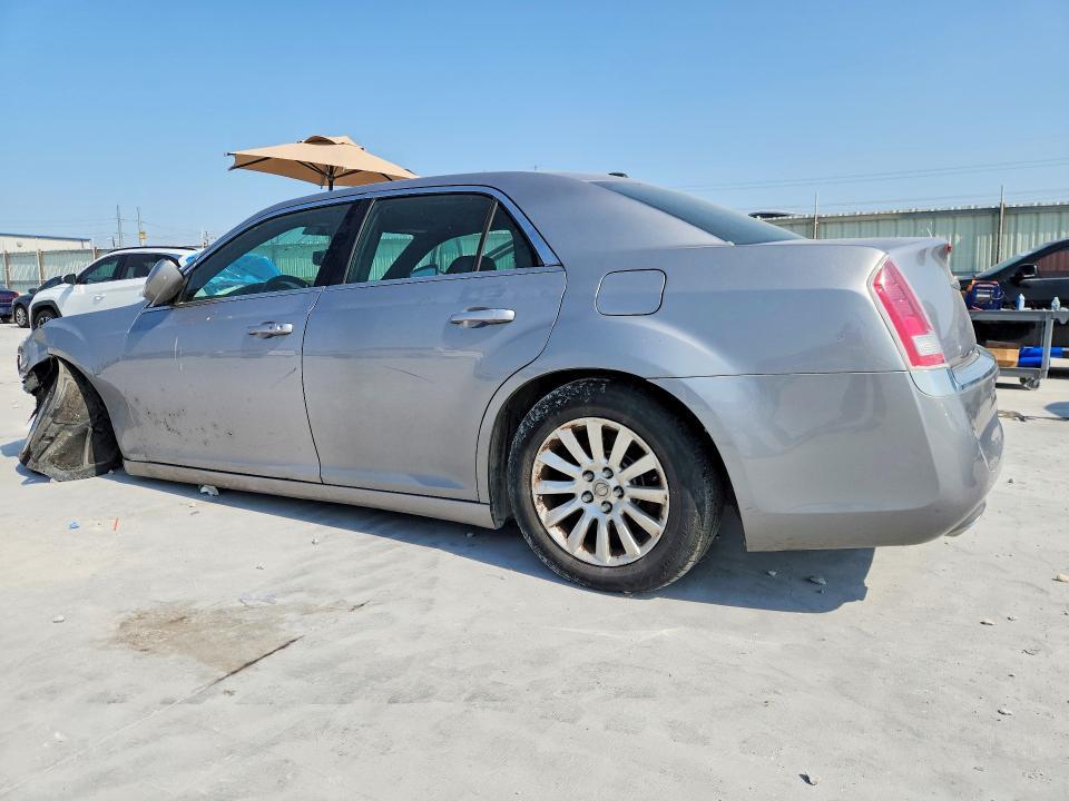 2013 CHRYSLER 300 — Фото 2 из 12