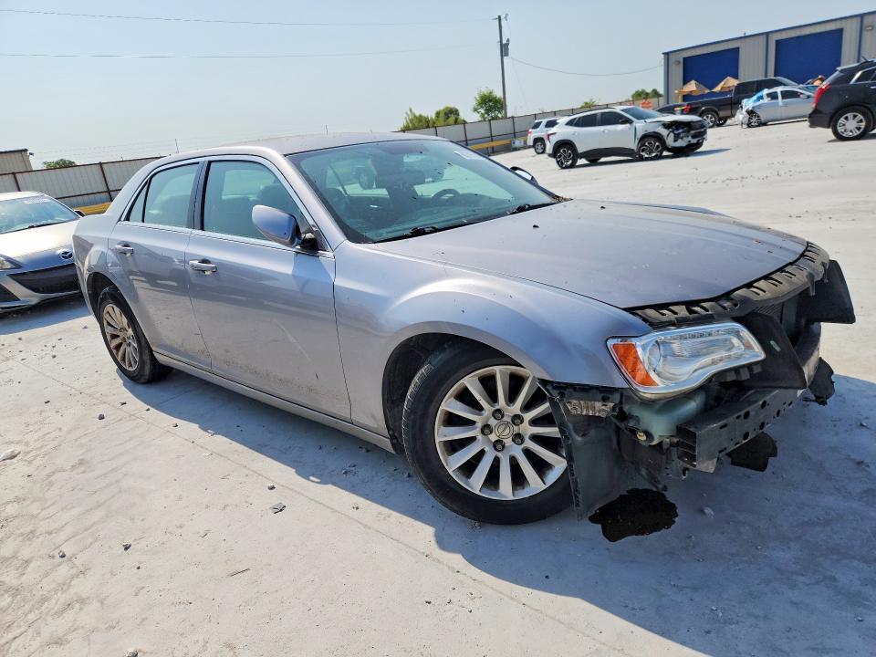 2013 CHRYSLER 300 — Фото 4 из 12