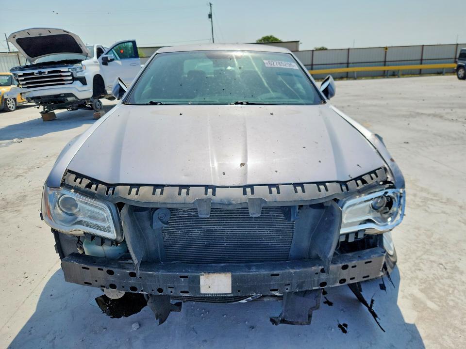 2013 CHRYSLER 300 — Фото 5 из 12