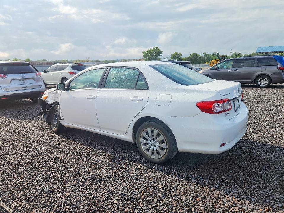 5YFBU4EE2CP066777 2012 TOYOTA COROLLA photo no. 2