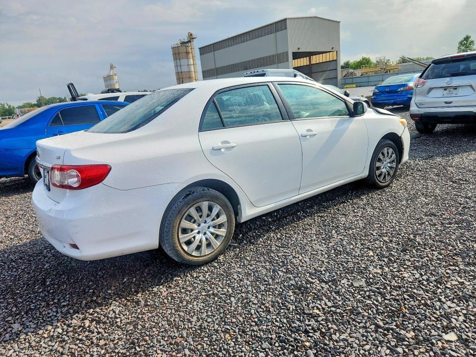 5YFBU4EE2CP066777 2012 TOYOTA COROLLA photo no. 3